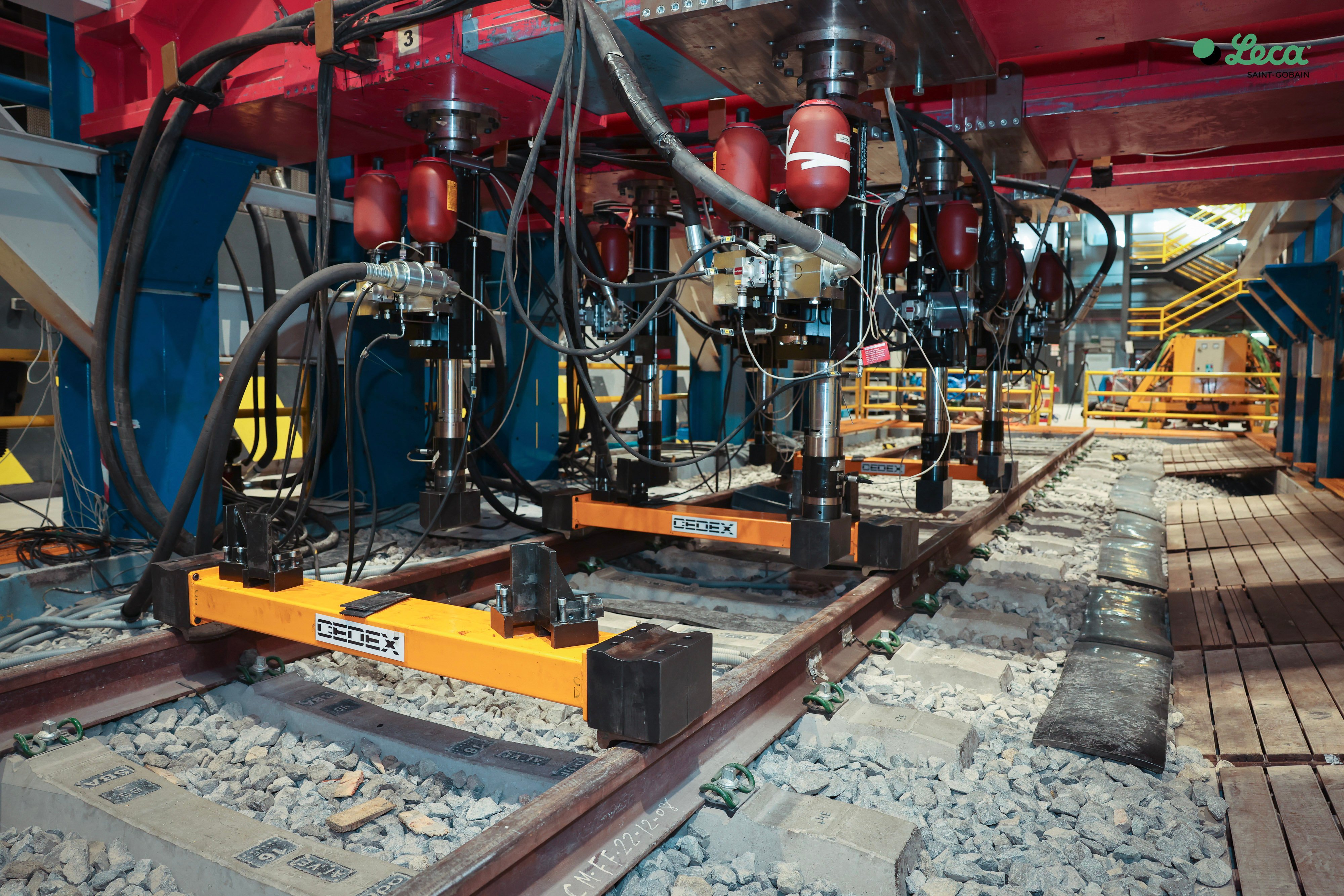 CEDEX Track box